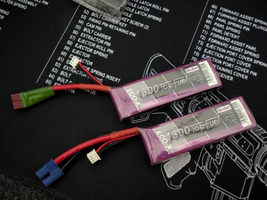 2x HACKER 7,4V LiPo 25C 1300mAh.jpg