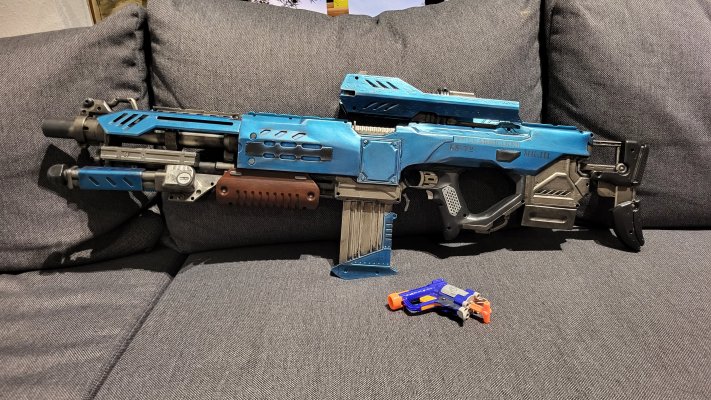 Jolt for scale, also shows how nicely the bypod folds under the vulcan rails.jpg
