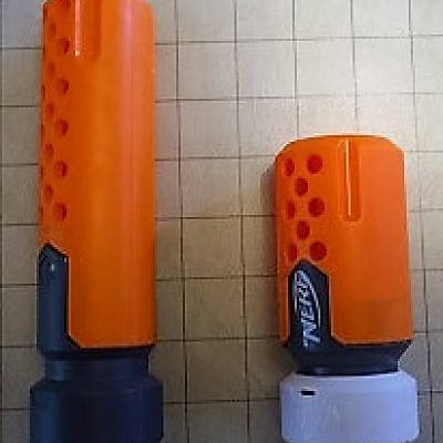 Die "Schalldämpfer" Varianten der beiden Produktreihen. Die Klonulus  ist länger mit geringerem Außendurchmesser aber der Innerdurchmesser ist deutlic