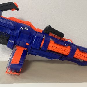 Nerf Elite Titan CS-50 100% Funktionsfähig mit minimalen nutzspuren ab 50€ Verhandelbar und inklusive 40 Darts (10verloren:)