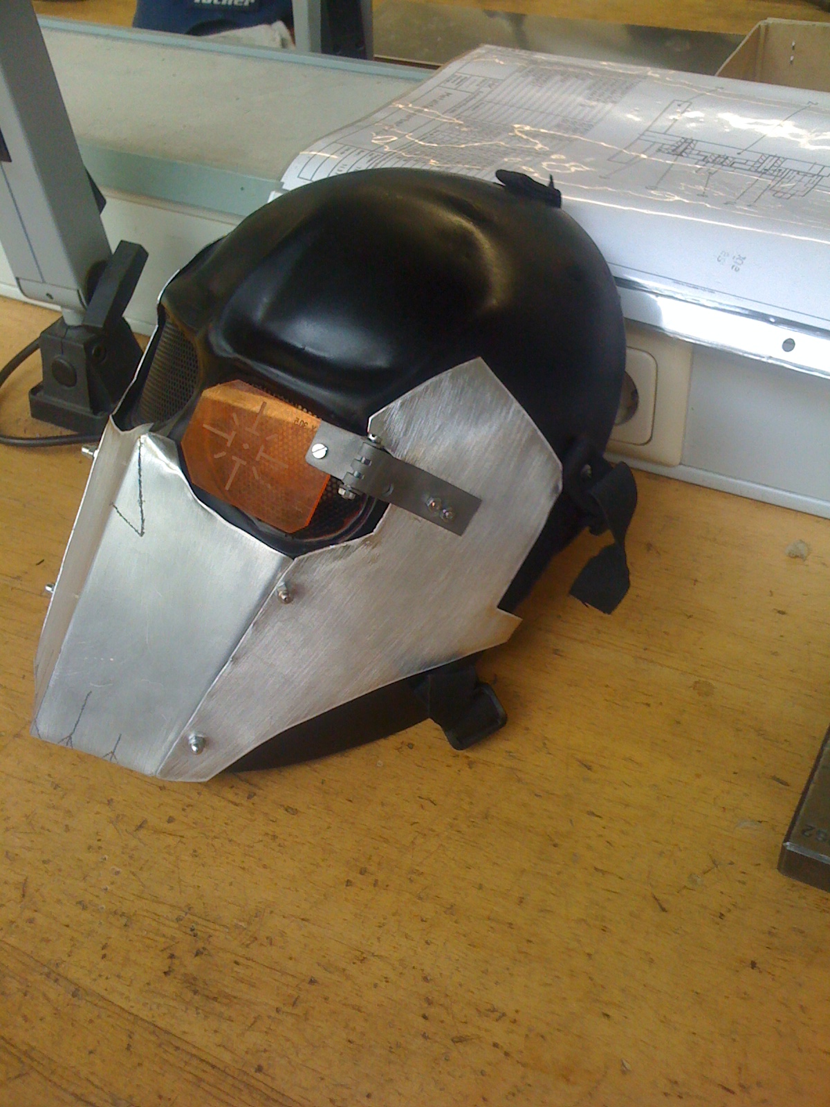 Meine Maske 1
Airsoft maske selbst umgerüstet.
