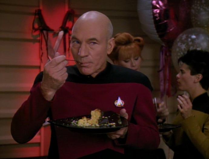 Picard_isst_Kuchen.jpg